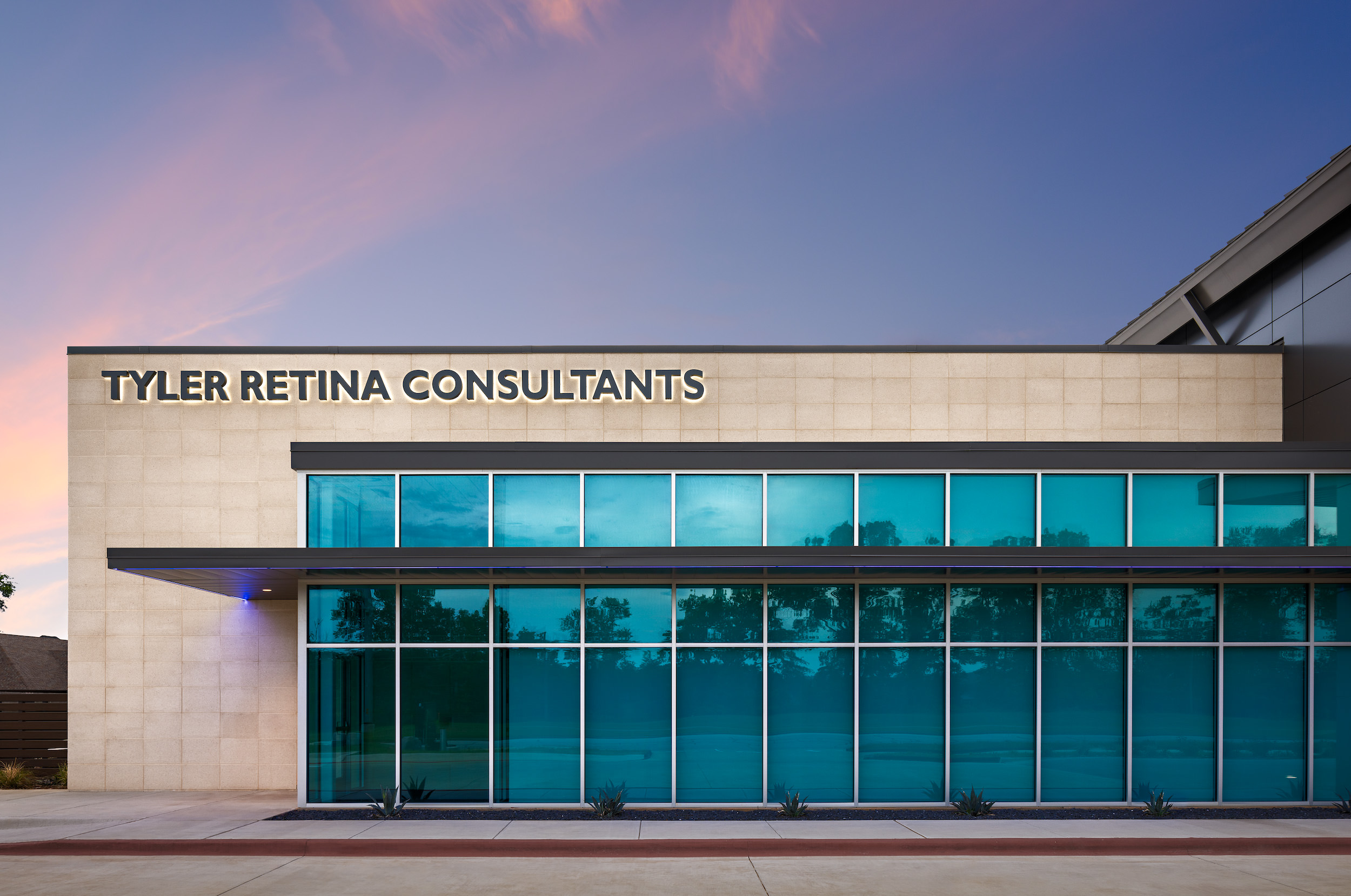 Tyler Retina Consultants office in Tyler, TX designed with High Polish CMU.